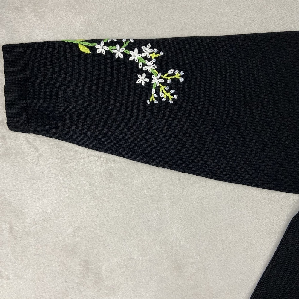 Quacker Factory Floral Embroidered Long Sleeve Sweater Black Women's 1X Gardener - Picture 6 of 15